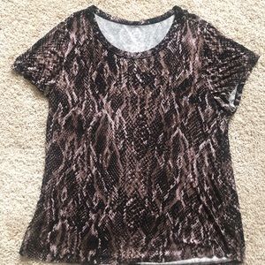 Maurices 🐍 snakeskin 24/7 tee